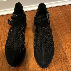 Vince Camuto Elegant Black Women's Ankle Boots